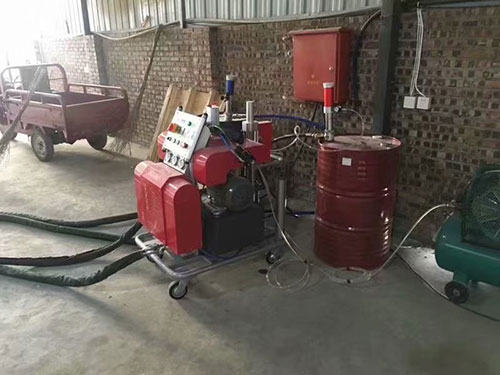 集裝箱儲罐(貯罐)防腐 噴涂的厚度一般是多少厘(圖1) 防腐聚脲噴涂設(shè)備施工案例