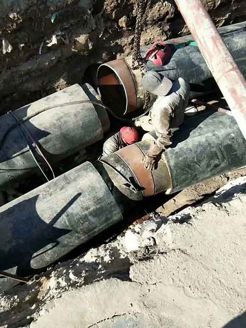 石家莊管道外壁防腐 需要用什么噴涂設(shè)備做?(圖1) 管道接口聚脲噴涂防腐施工案例